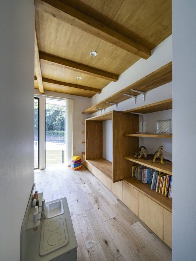 #146 木の温もりと本に囲まれて、静けさとやさしさの家