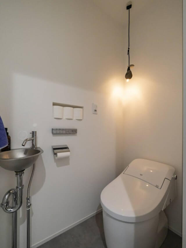 #146 木の温もりと本に囲まれて、静けさとやさしさの家