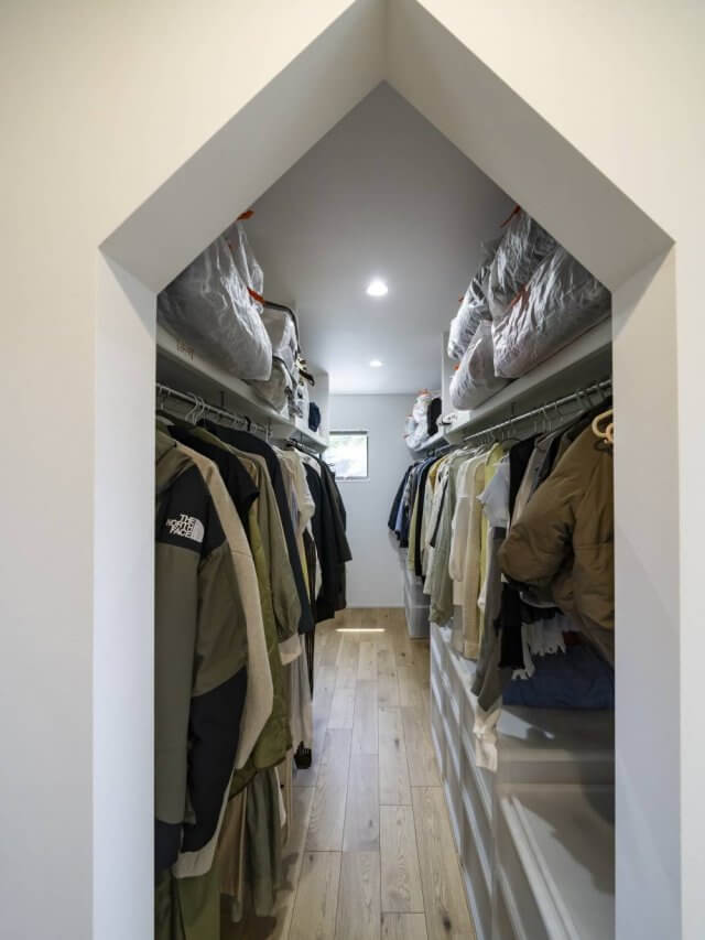 #146 木の温もりと本に囲まれて、静けさとやさしさの家