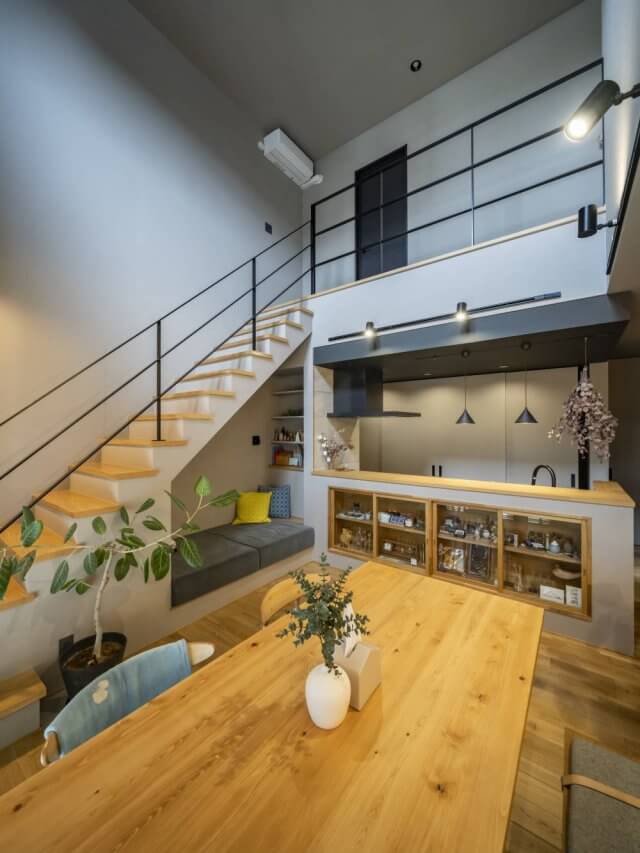 #151 開放的な吹き抜けと造作にこだわる家