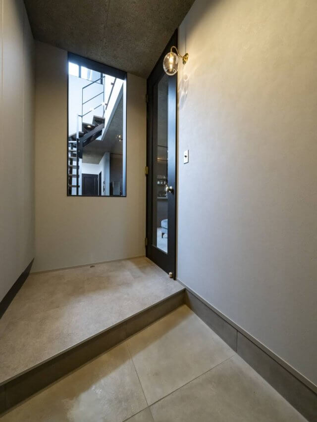 #145 光と影が描く、モノトーンモダンハウス