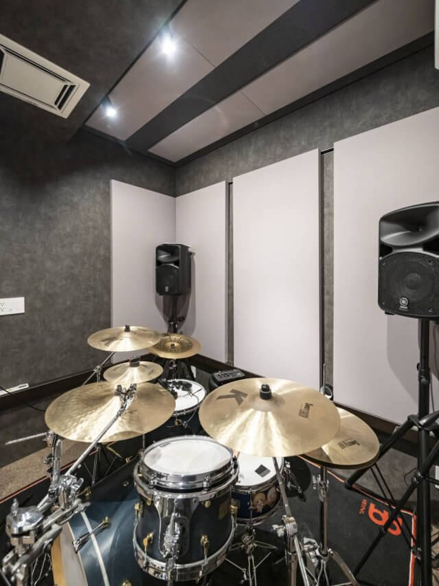 #154 本格防音ドラム室とモノトーンが融合する住まい。