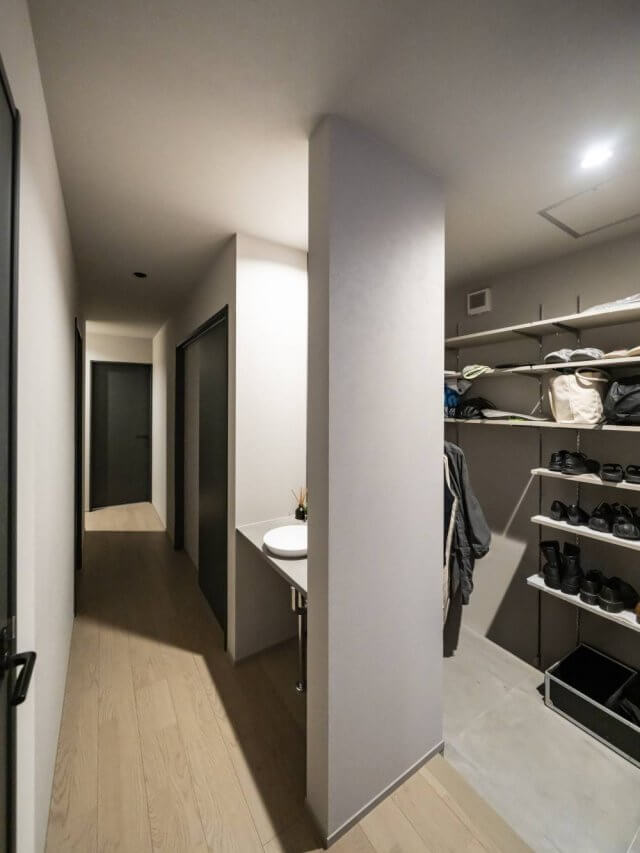 #154 本格防音ドラム室とモノトーンが融合する住まい。