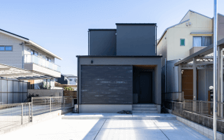 #154 本格防音ドラム室とモノトーンが融合する住まい。