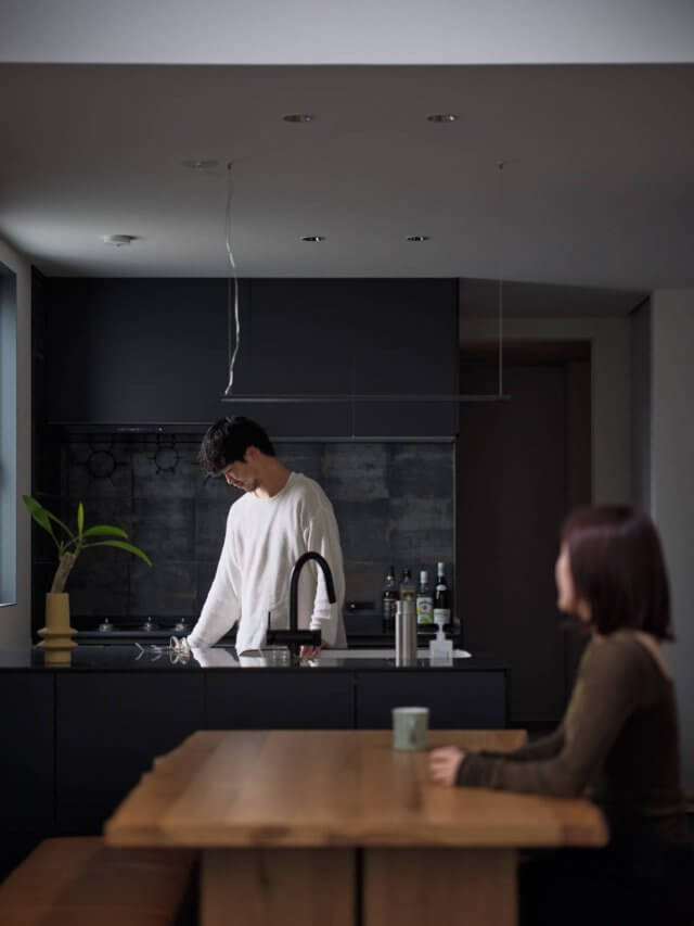 #161 黒と光が織りなす、洗練された住まい。